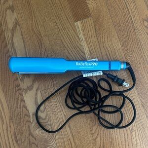 BaBylissPRO Nano Titanium Flat Iron 1.5 inch EUC